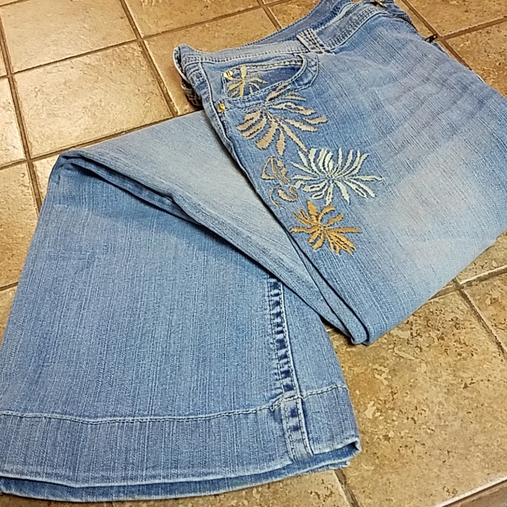 Cute embroidered bell bottom jeans